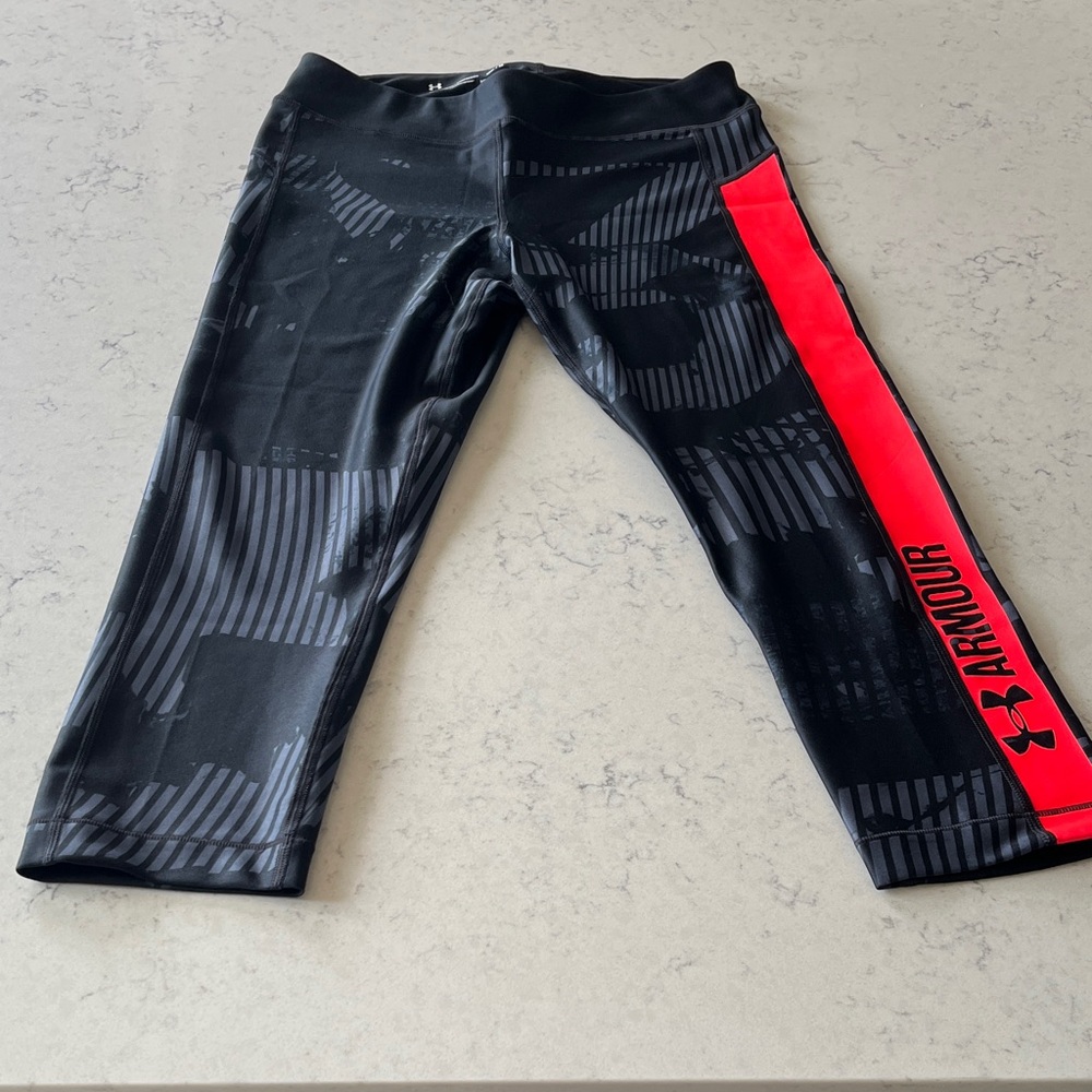 Under Armour Compression Capri Leggings size Medium